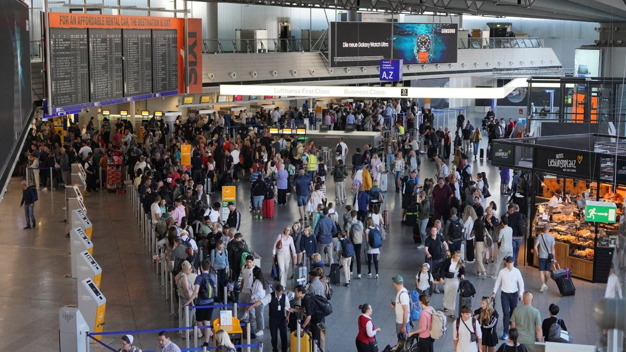 Frankfurt Havalimanı’nda iklim eylemi: Uçuşlar iptal edildi