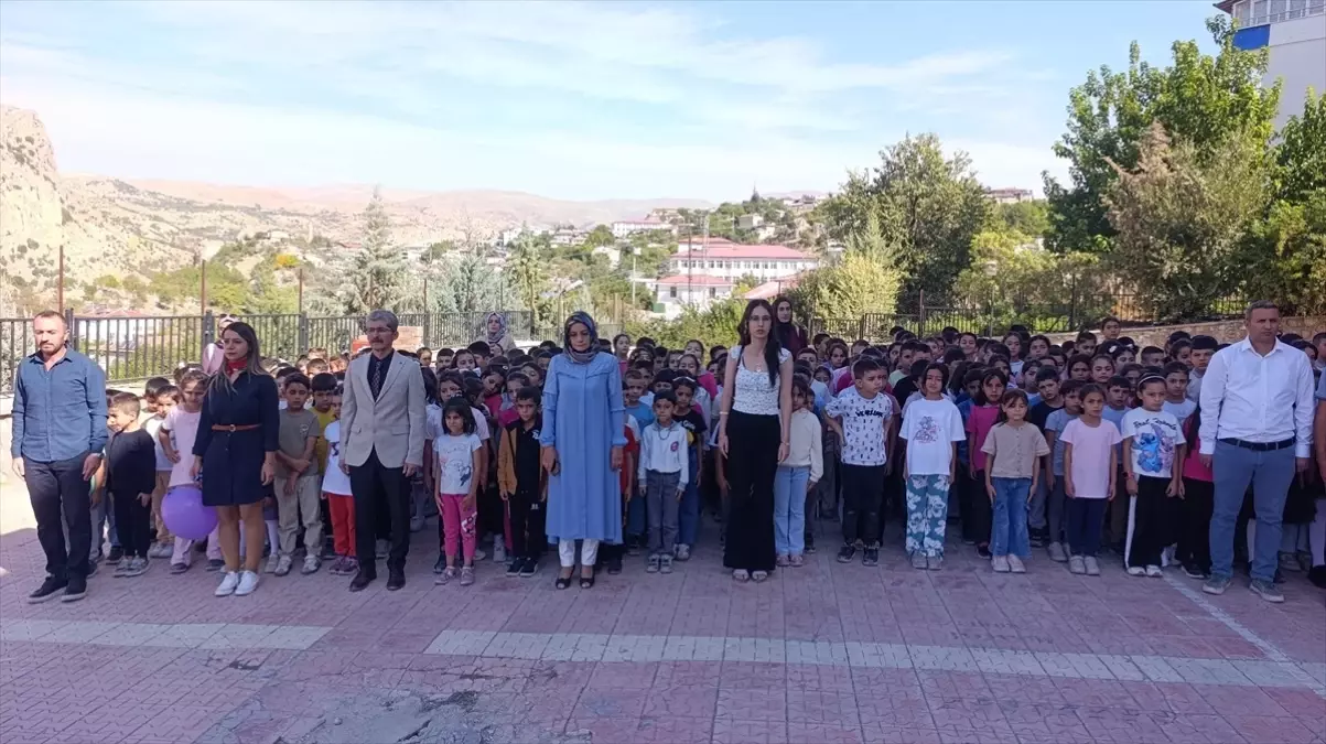 Çemişgezek’te İlköğretim Haftası Kutlandı cemisgezekte ilkogretim haftasi kutlandi 7VN1NVVI