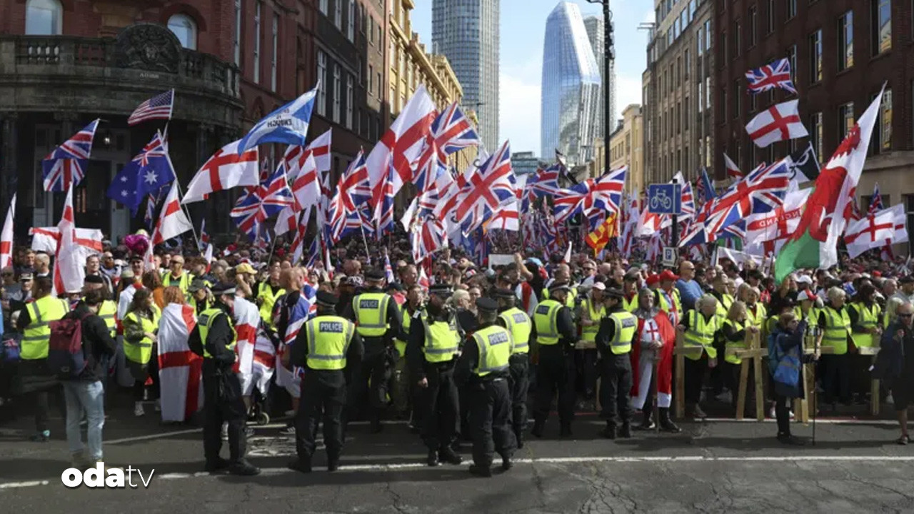 İngiltere’de protestoya protesto: Binler sokağa indi ingilterede protestoya protesto binler sokaga indi sgwLd5NR