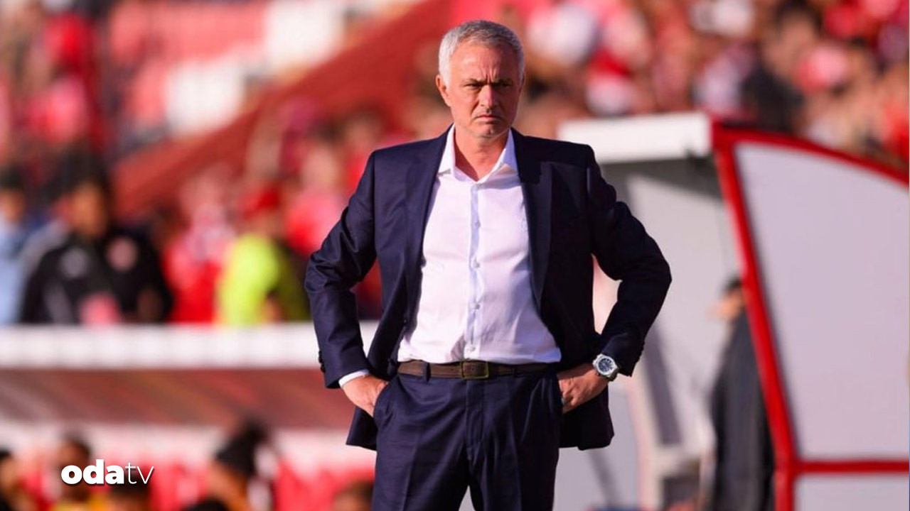 Mourinho ilk galibiyetini aldı mourinho ilk galibiyetini aldi QKjsNGLZ