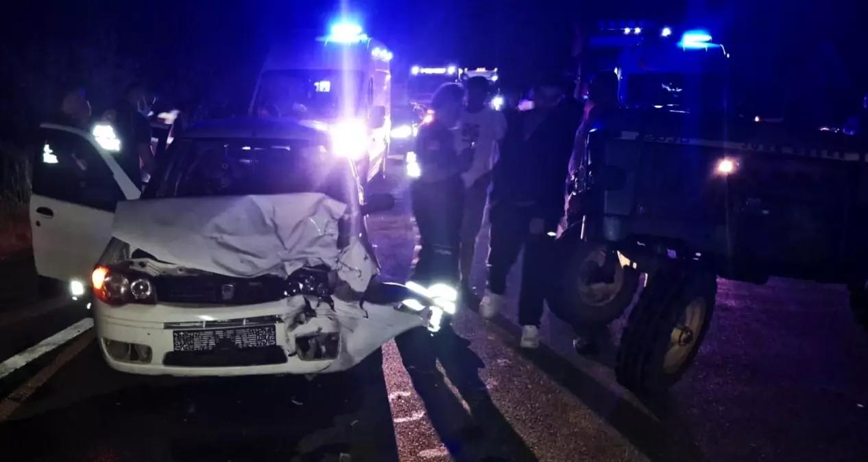 Traktör ve Otomobil Çarpıştı: 4 Yaralı