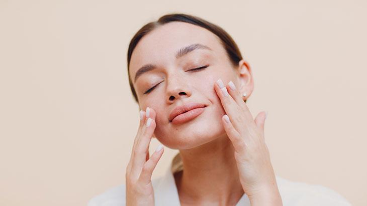 Soğuk havada yağ tabakası azalıyor, cilt nemini kaybediyor! Cildiniz kışa hazır mı? soguk havada yag tabakasi azaliyor cilt nemini kaybediyor cildiniz kisa hazir mi jITpXgYK