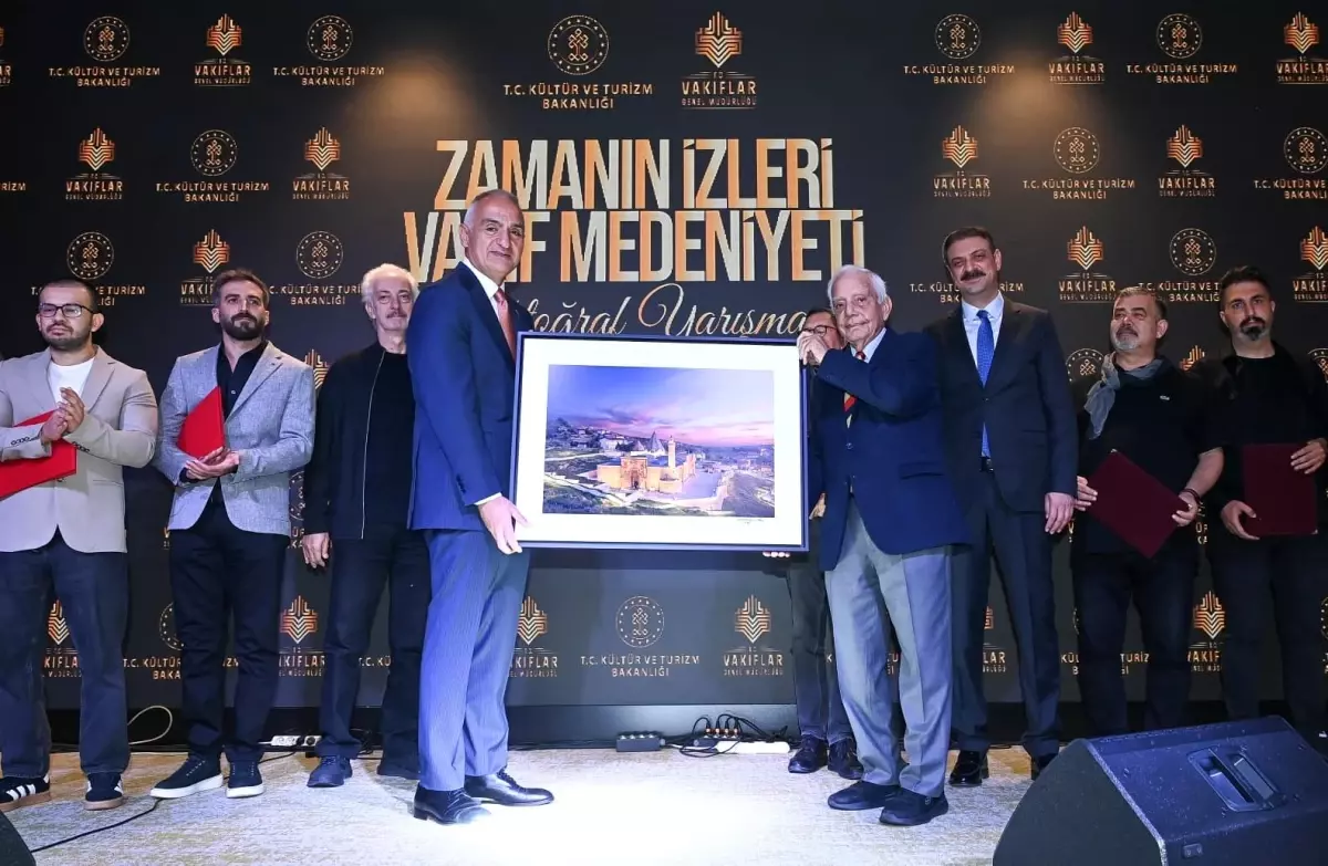 Bakan Ersoy: “Ayasofya’da gerçekleştirilen en kapsamlı restorasyon sürecini başlattık”