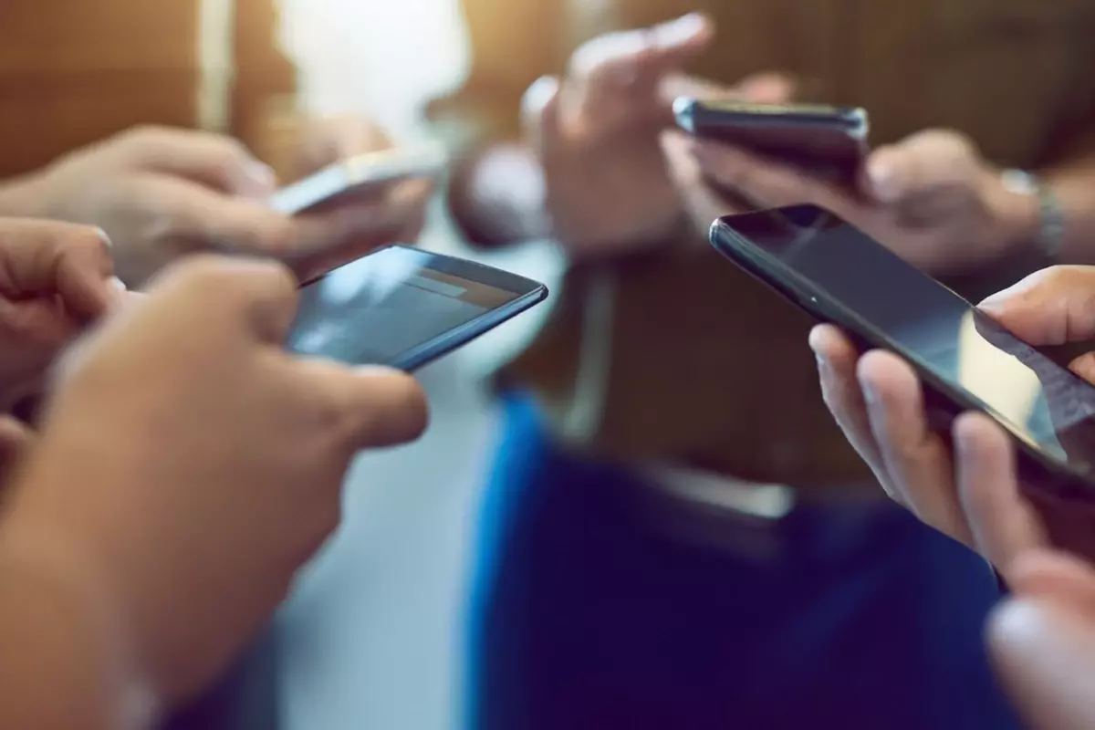 Bir döneme damga vuran telefon markası yeniden Türkiye’ye geliyor