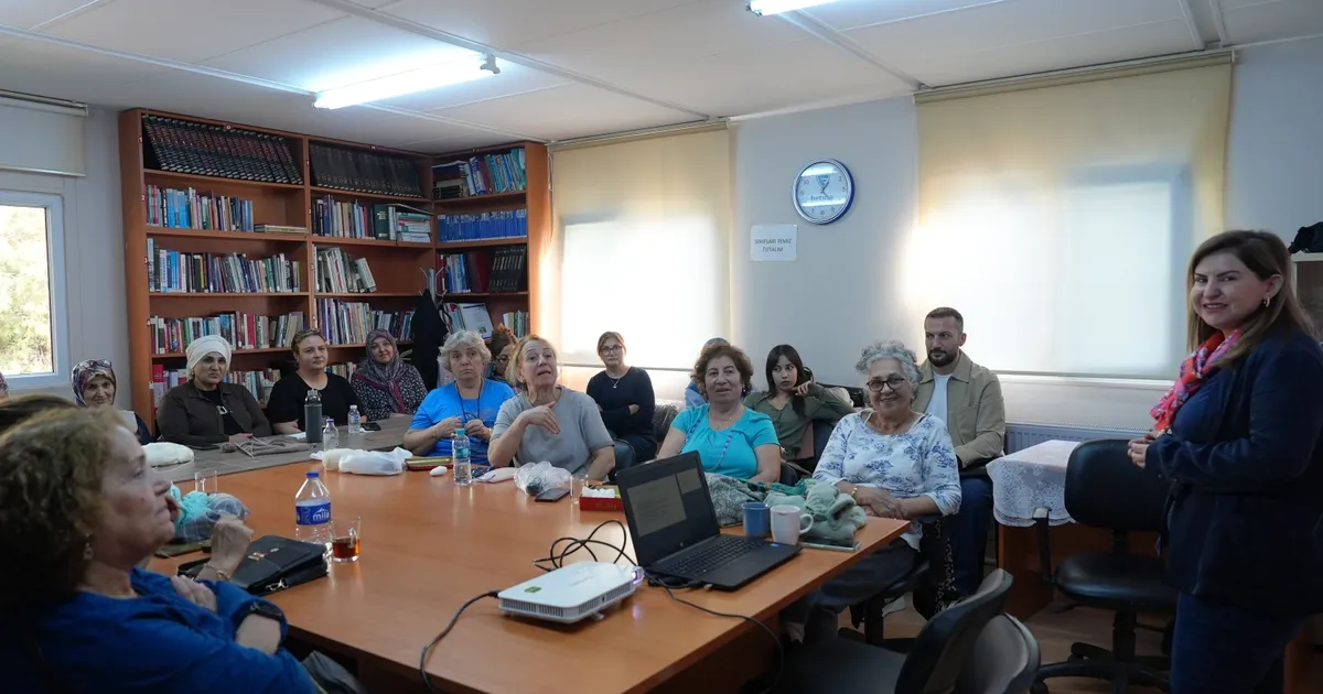 İstanbul Maltepe’de ‘Değişen Dünyada Yaşlanmamayı Seçenler’ söyleşisi