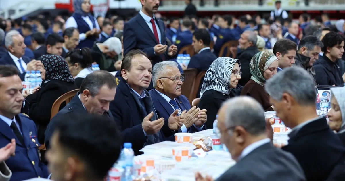 Kayseri protokolü şehitleri unutmadı