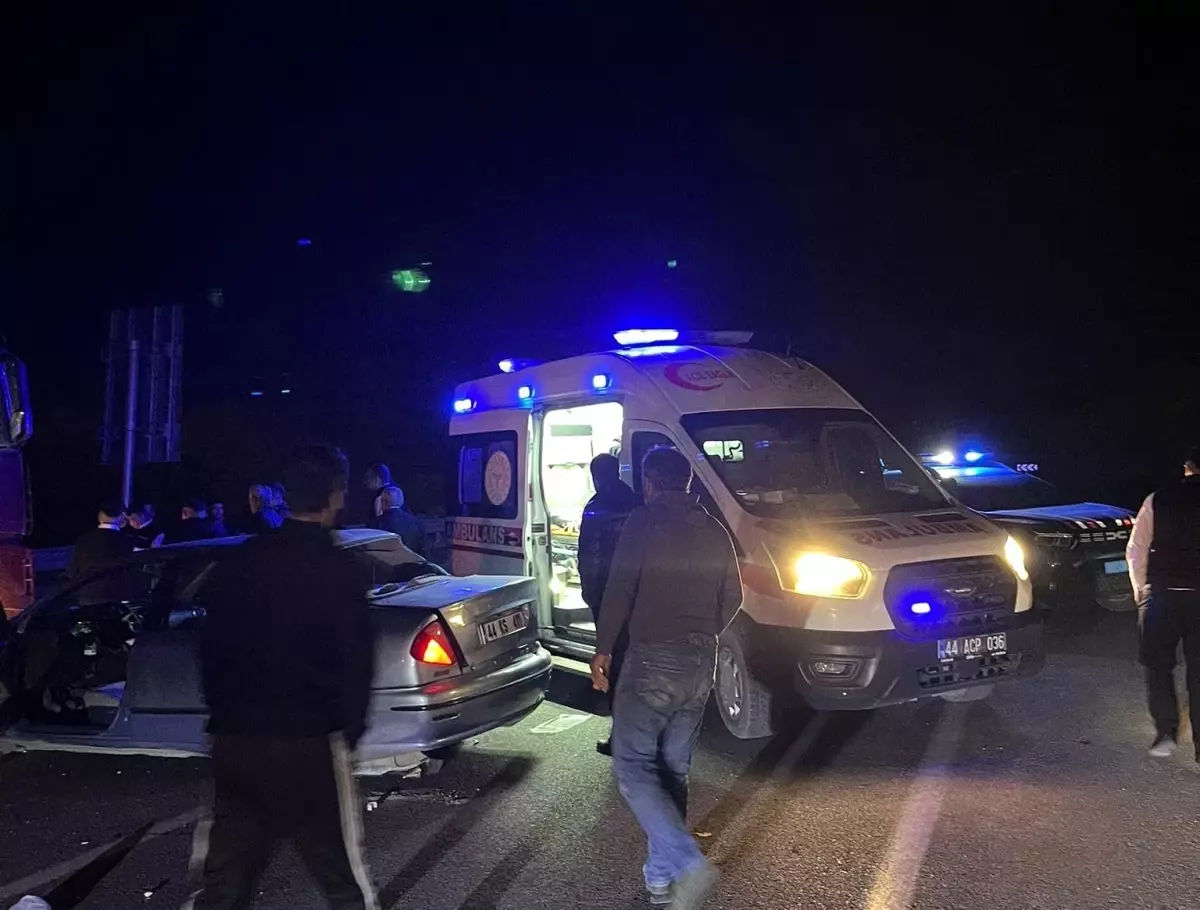 Malatya’da Tır ile Otomobil Çarpıştı: 2 Yaralı malatyada tir ile otomobil carpisti 2 yarali tj7mECN7.jpg