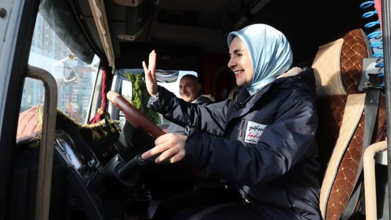 aile-ve-sosyal-hizmetler-bakanligi-kadin-tir-soforlerine-tesvik-iddiasini-yalanladi-XwZOSgZN