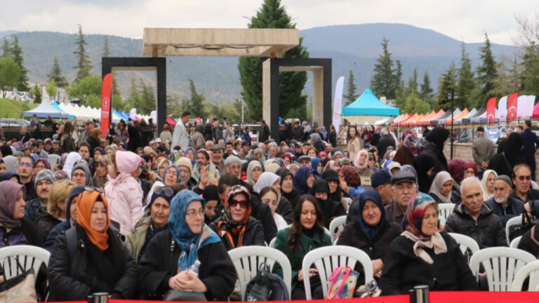 eskisehirde-huzun-ve-sevgi-bir-aradaydi-yunus-emreye-vefa-N8E2ZTVA
