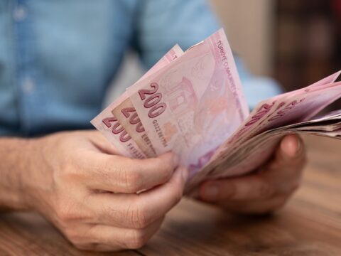 Emeklilere zam haberi iktidardan değil bankalardan geldi