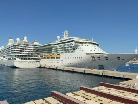 Iki kruvaziyerle bodruma akin ettiler tam 3 bin 319 turist geldi 2lGLa5rL
