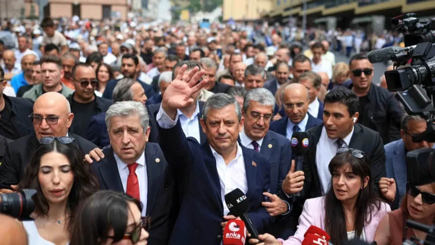 Yeni parti dunya basininda kusatma altindaki muhalefetin yeniden toparlanma girisimi 3nW3hY2D